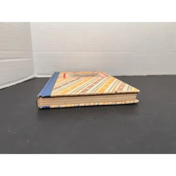 Book, Alice's Adventures in Wonderland, hardcover, Lewis Carroll, set of two - Picture 13 of 16